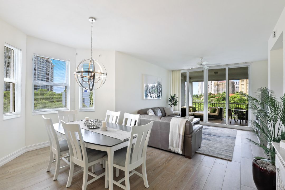 400 Flagship Dr, Naples, FL 34108