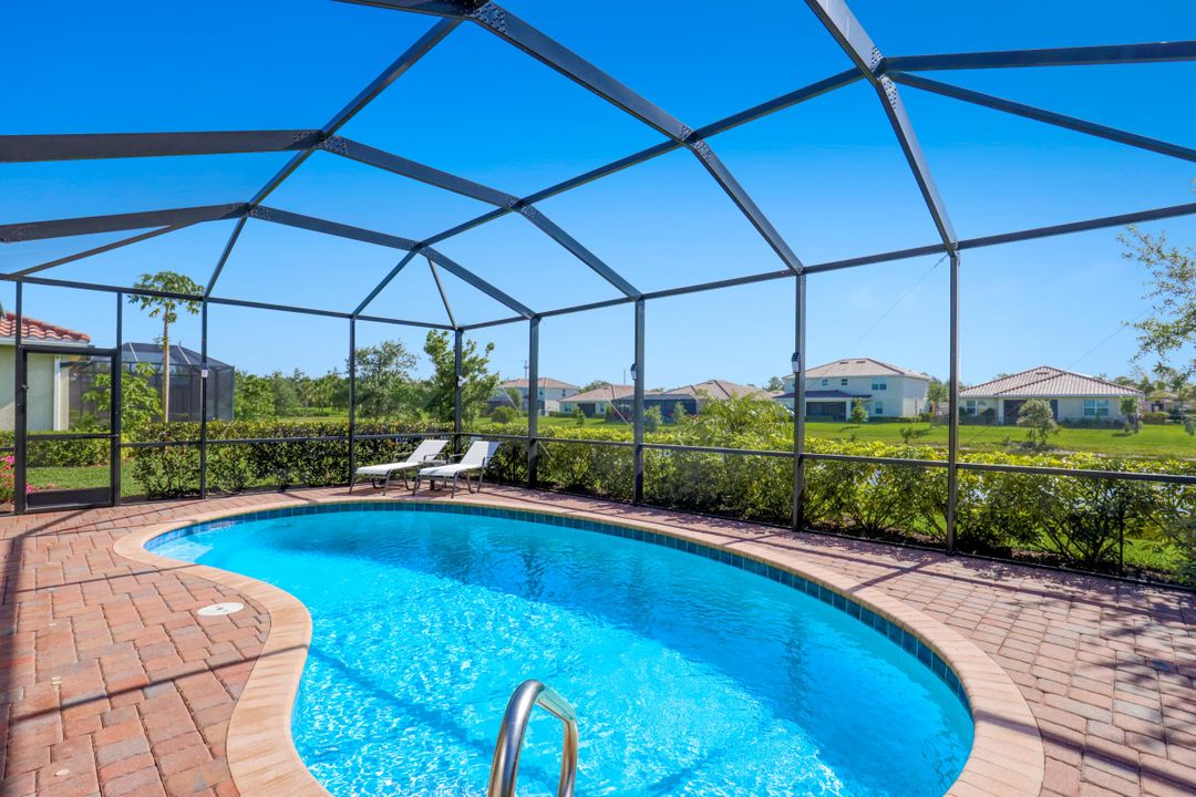 2262 Vermont Ln, Naples, FL 34120