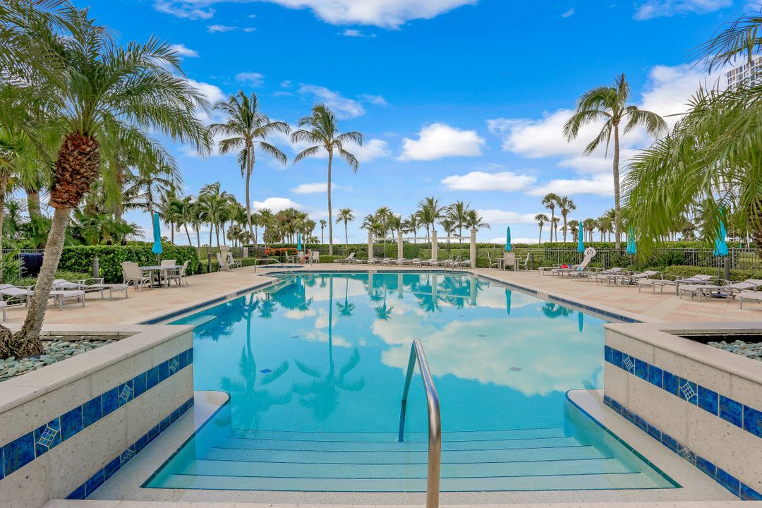 4401 Gulf Shore Blvd N #601, Naples, FL 34103