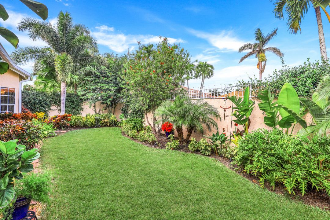 2180 Paget Cir, Naples, FL 34112