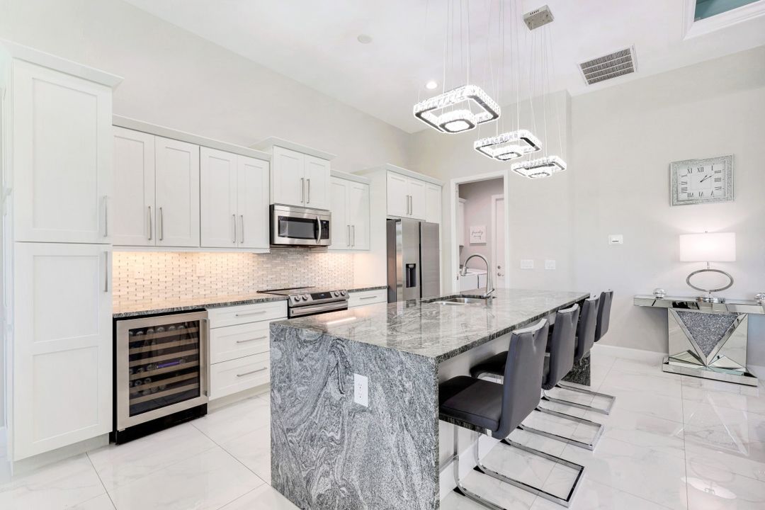 1833 SW 11th Terrace, Cape Coral, FL 33991