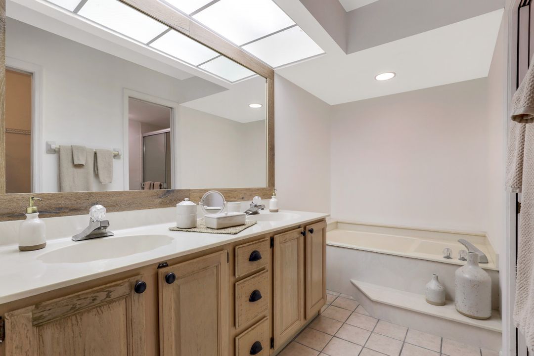 27100 Oakwood Lake Dr, Bonita Springs, FL 34134