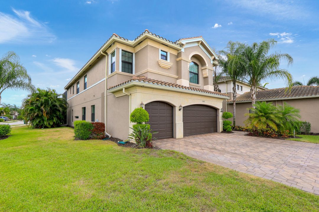 3342 Pacific Dr, Naples, FL 34119