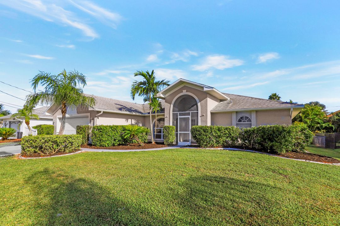 1923 SW 48th Ln, Cape Coral, FL 33914