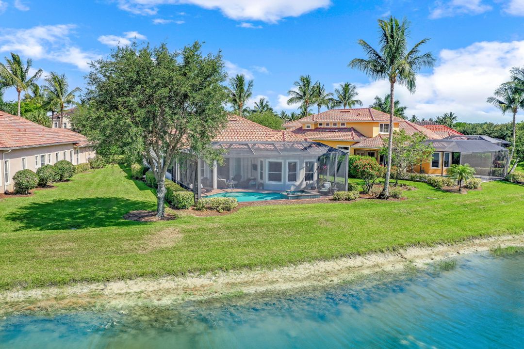 3086 Aviamar Cir, Naples, FL 34114