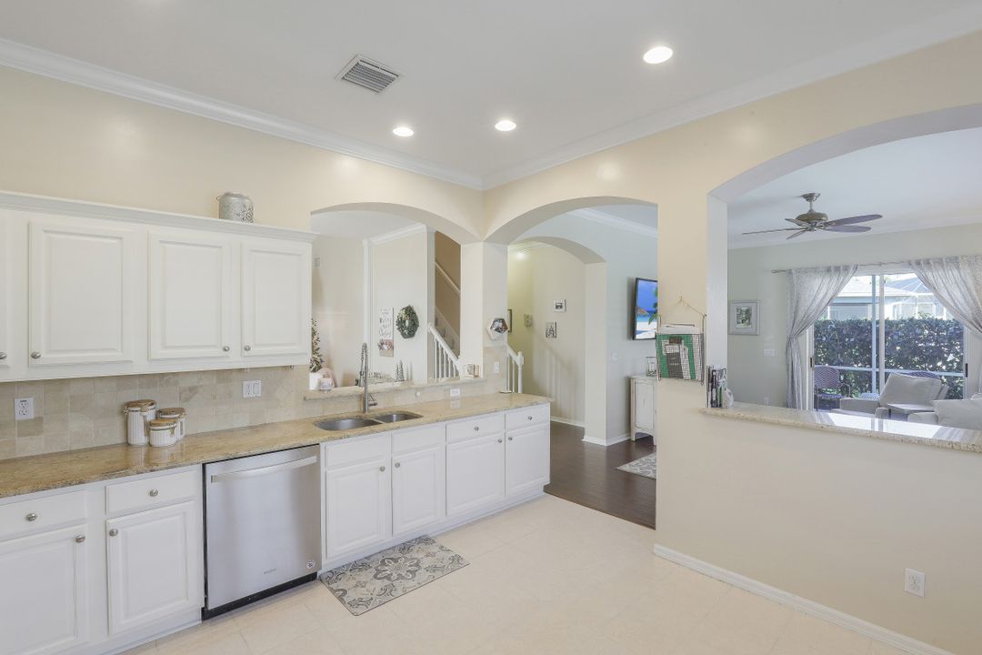 11588 Aron Ct, Estero, FL 33928