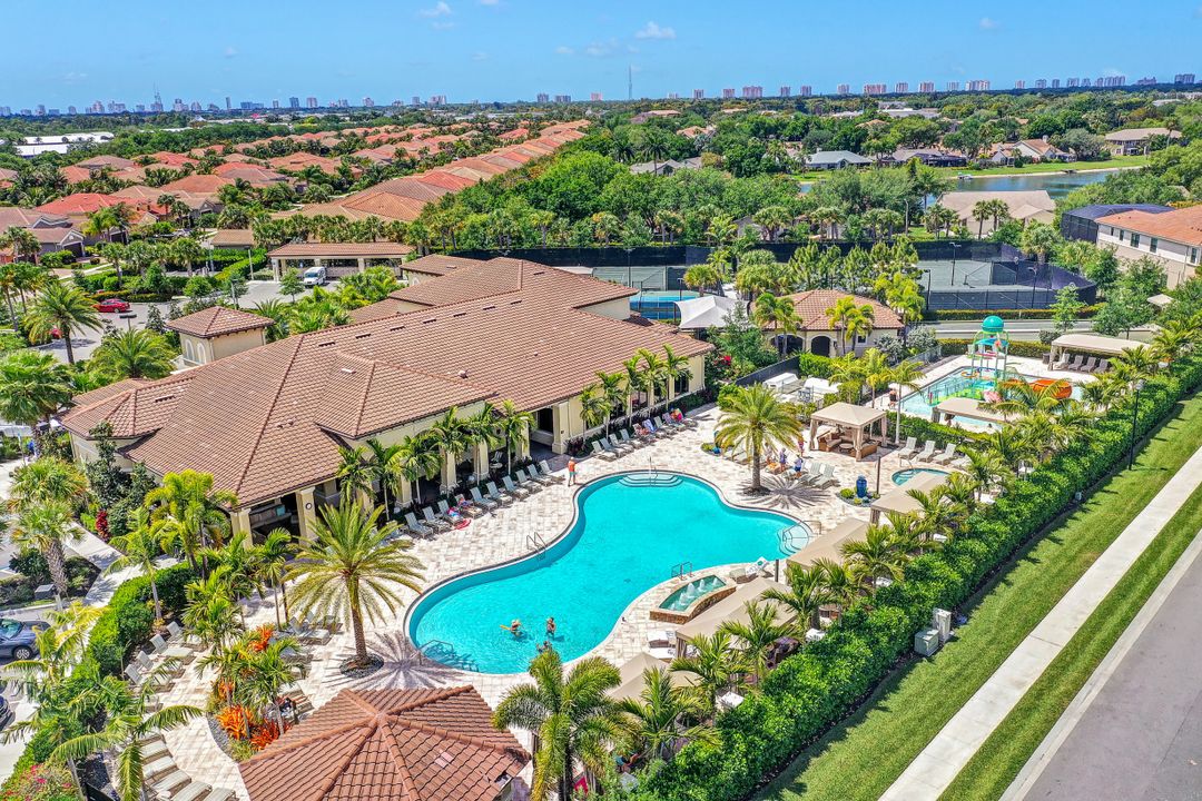 13486 Sumter Ln, Naples, FL 34109