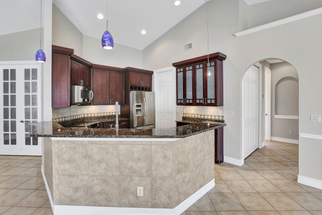 2538 SW 35th Ln, Cape Coral, FL 33914