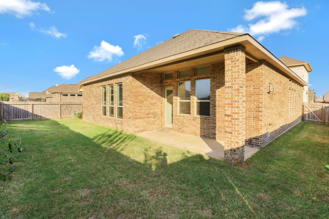 409 Westwood Dr, League City, TX 77573