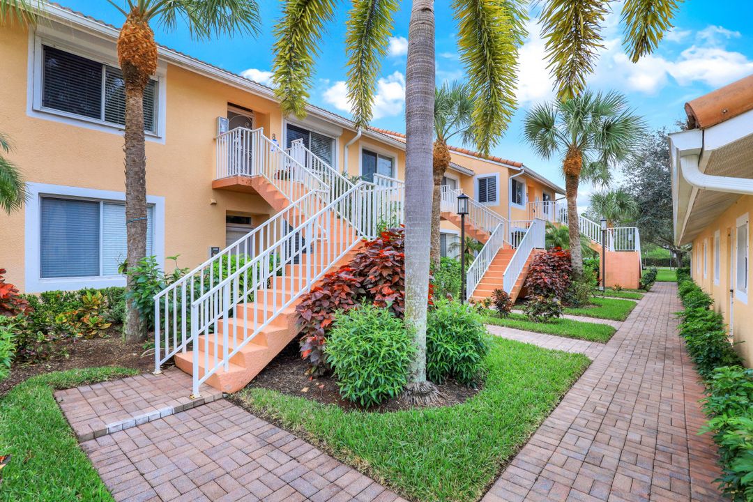 2365 Hidden Lake Ct #12, Naples, FL 34112