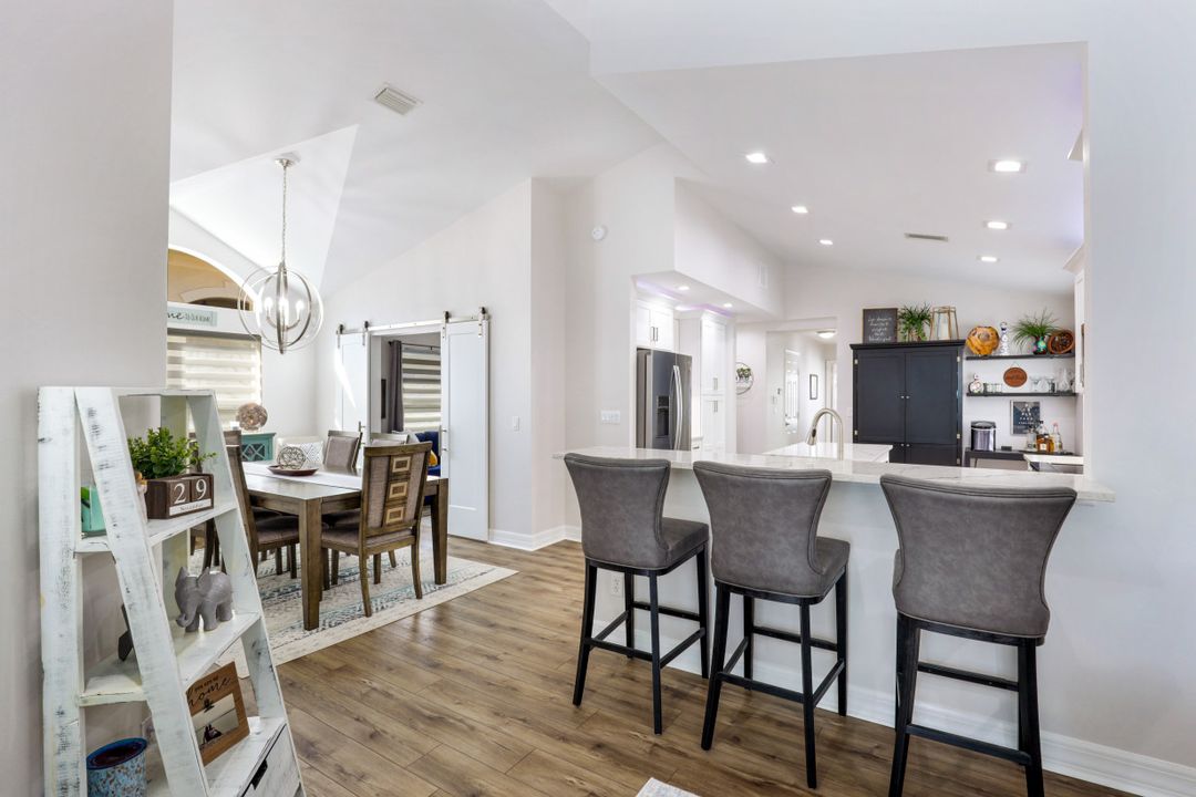 1671 Triangle Palm Terrace, Naples, FL 34119