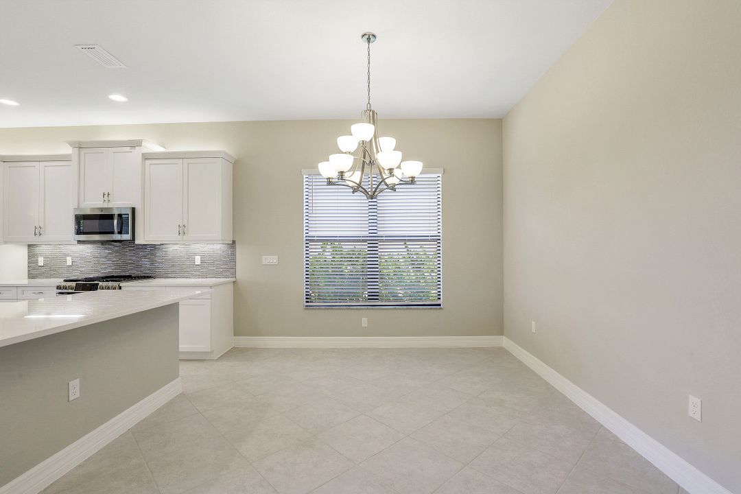 4549 Kensington Cir, Naples, FL 34119