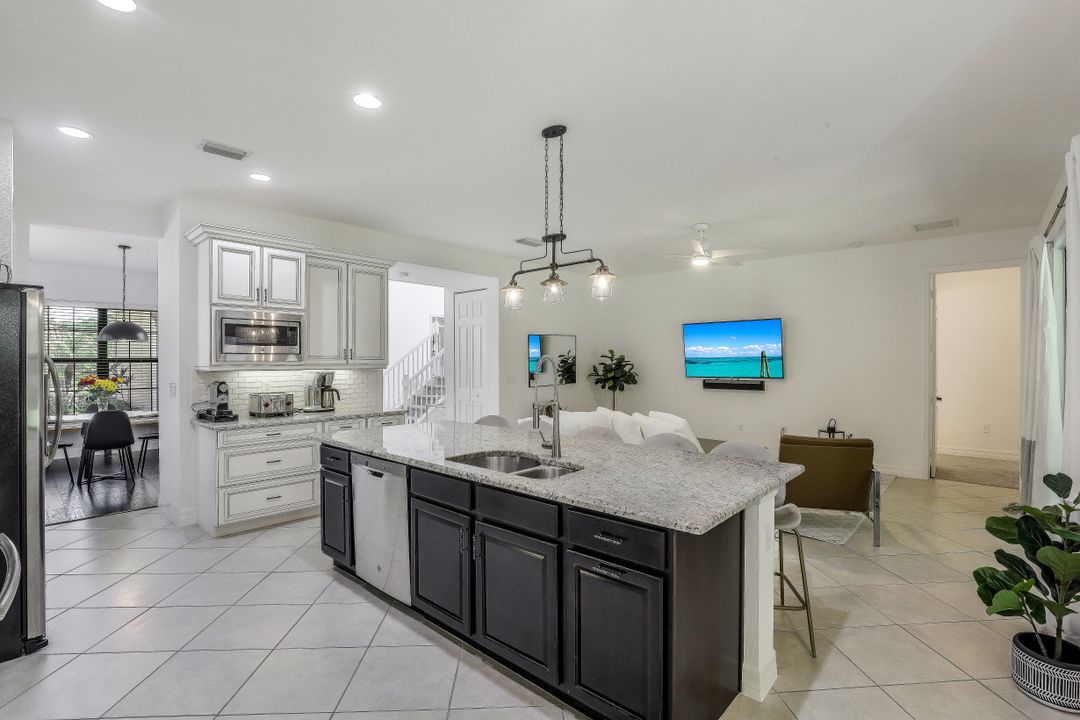 3183 Pacific Dr, Naples, FL 34119