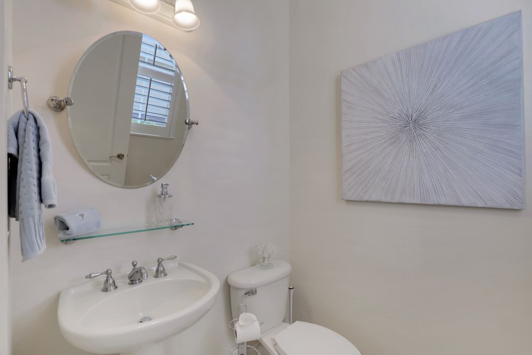 8560 Bellagio Dr, Naples, FL 34114