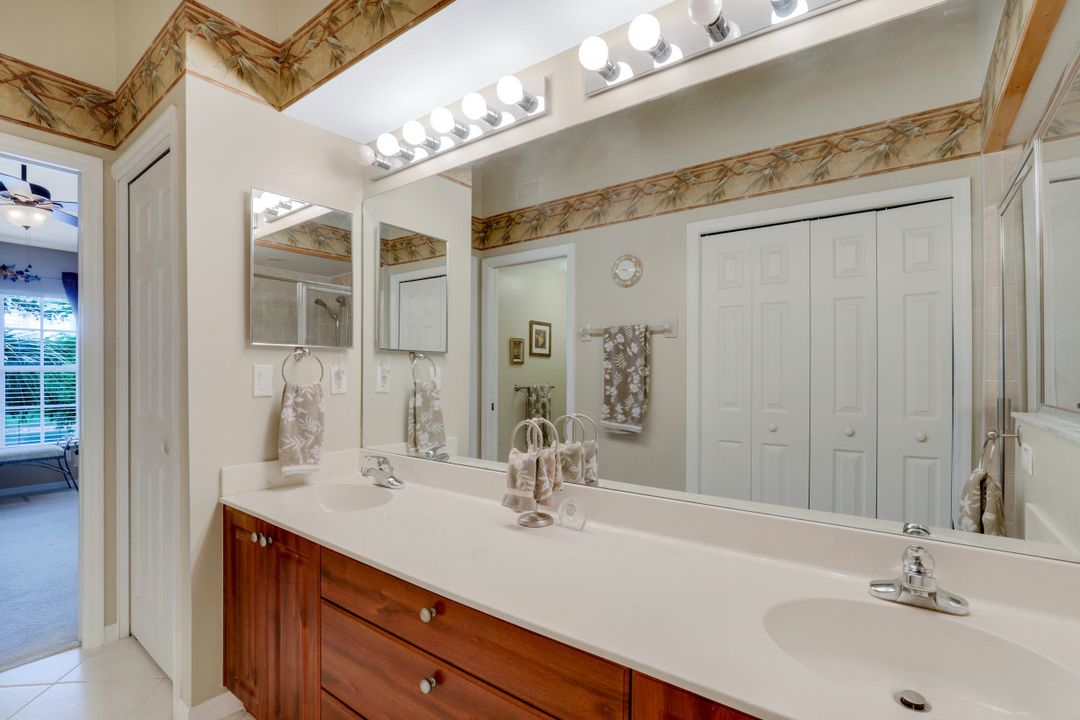 5610 Sherborn Dr #202, Naples, FL 34110