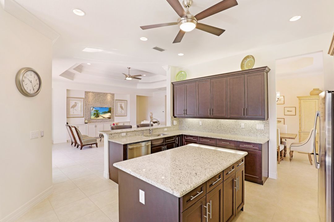 2760 Crystal Way, Naples, FL 34119