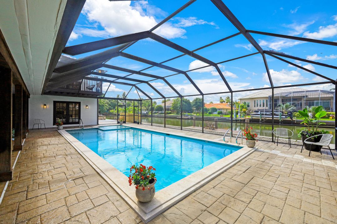 438 Lagoon Ave, Naples, FL 34108