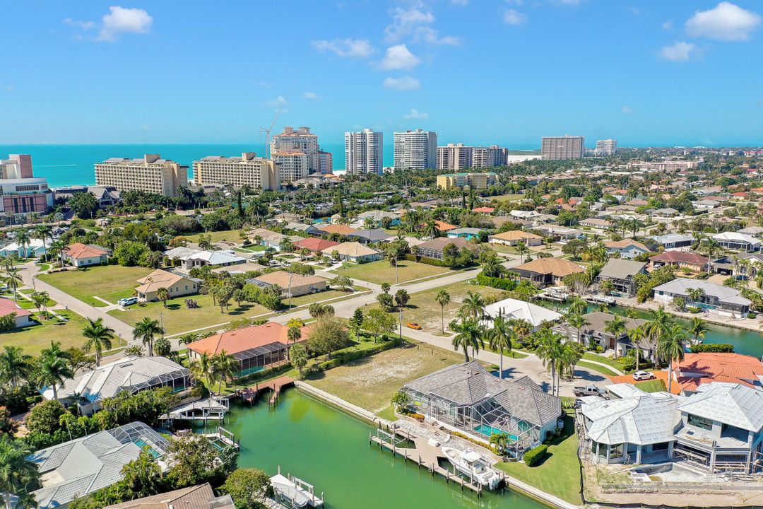 979 Daisy Ct, Marco Island, FL 34145