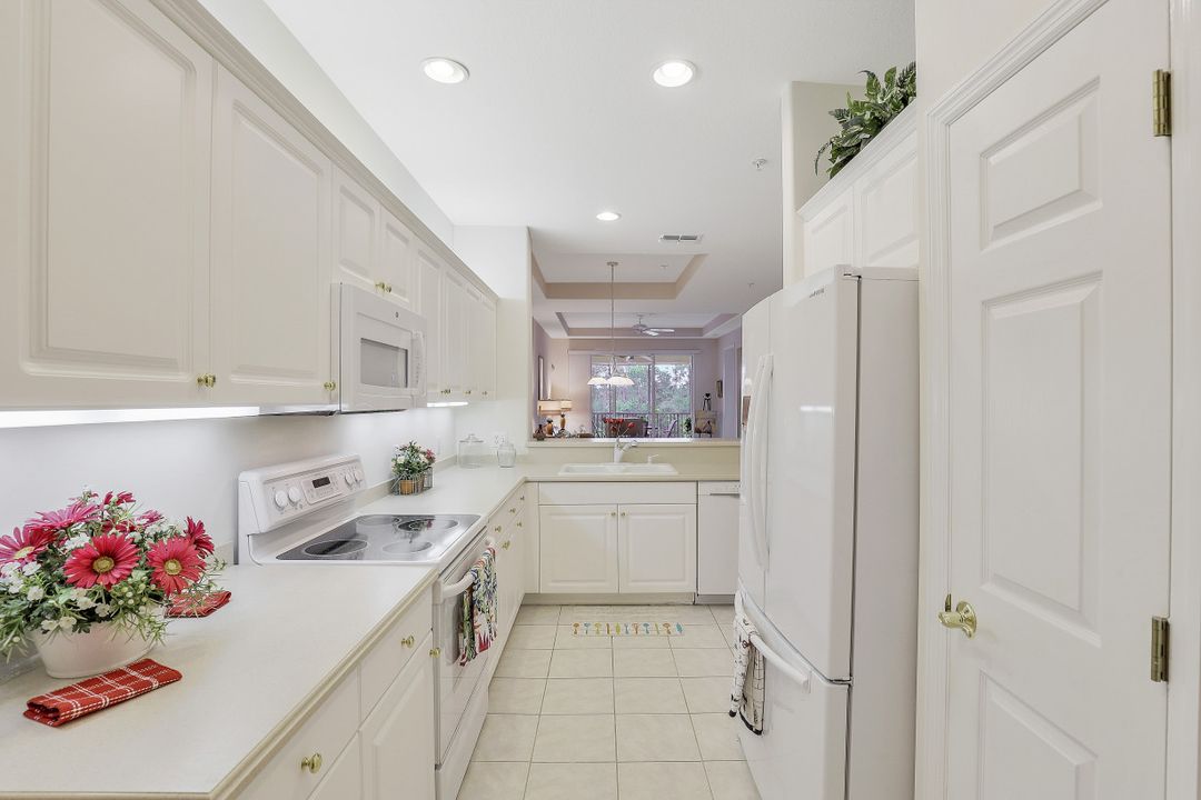 4864 Hampshire Ct #303, Naples, FL 34112