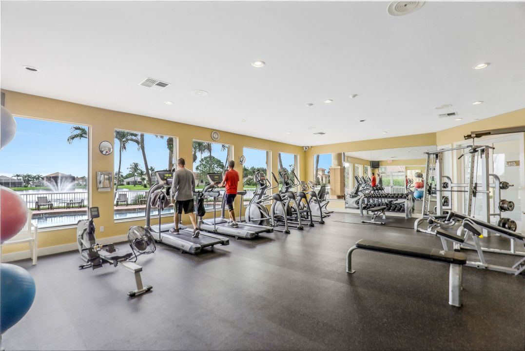 11043 Lakeland Cir, Fort Myers, FL 33913