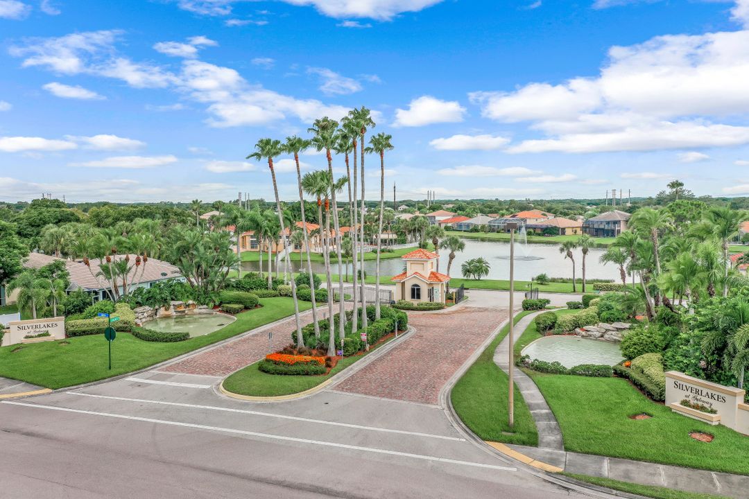 11043 Lakeland Cir, Fort Myers, FL 33913