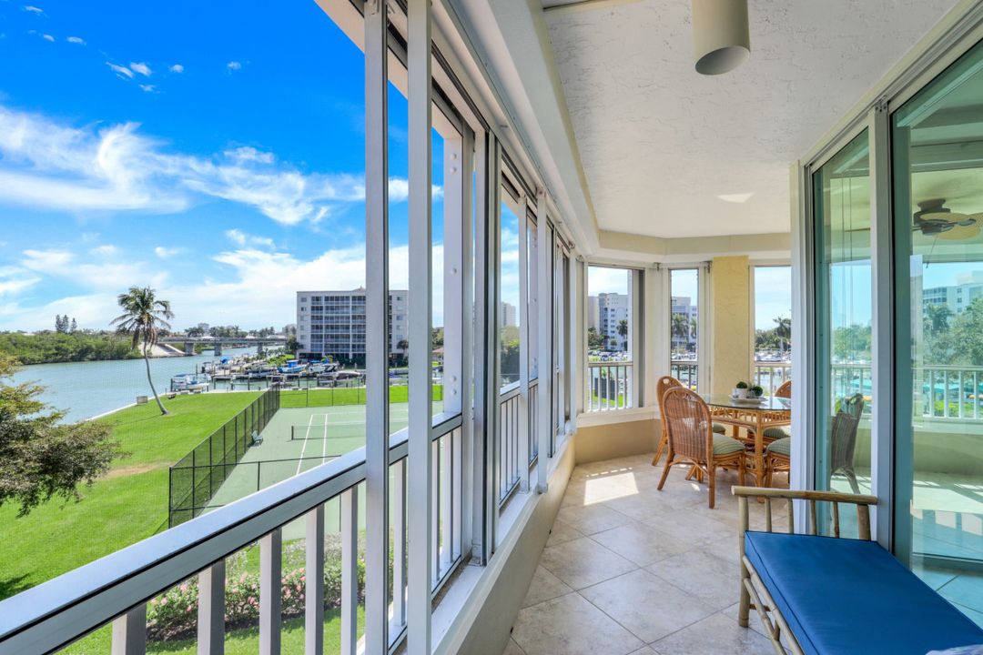 25 Bluebill Ave #201, Naples, FL 34108