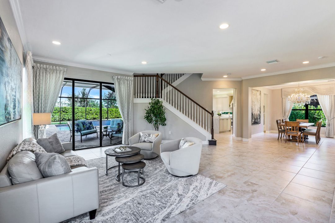 2827 Thunder Bay Circle, Naples, FL 34119