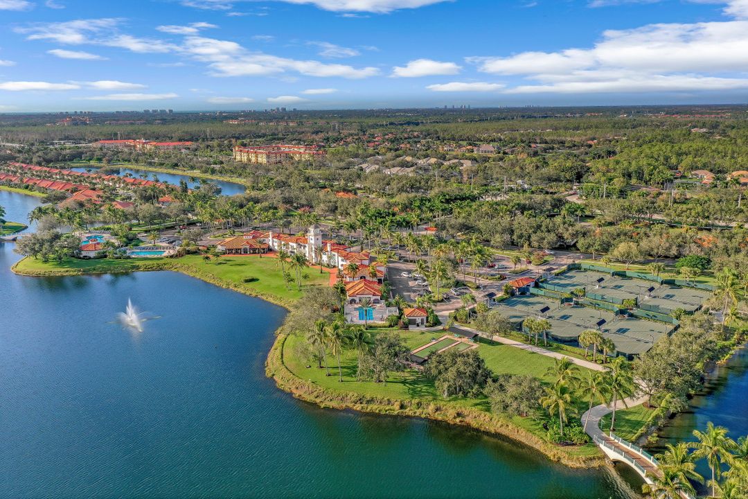 4462 Novato Ct, Naples, FL 34109