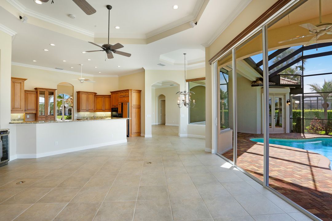 2046 Imperial Cir, Naples, FL 34110