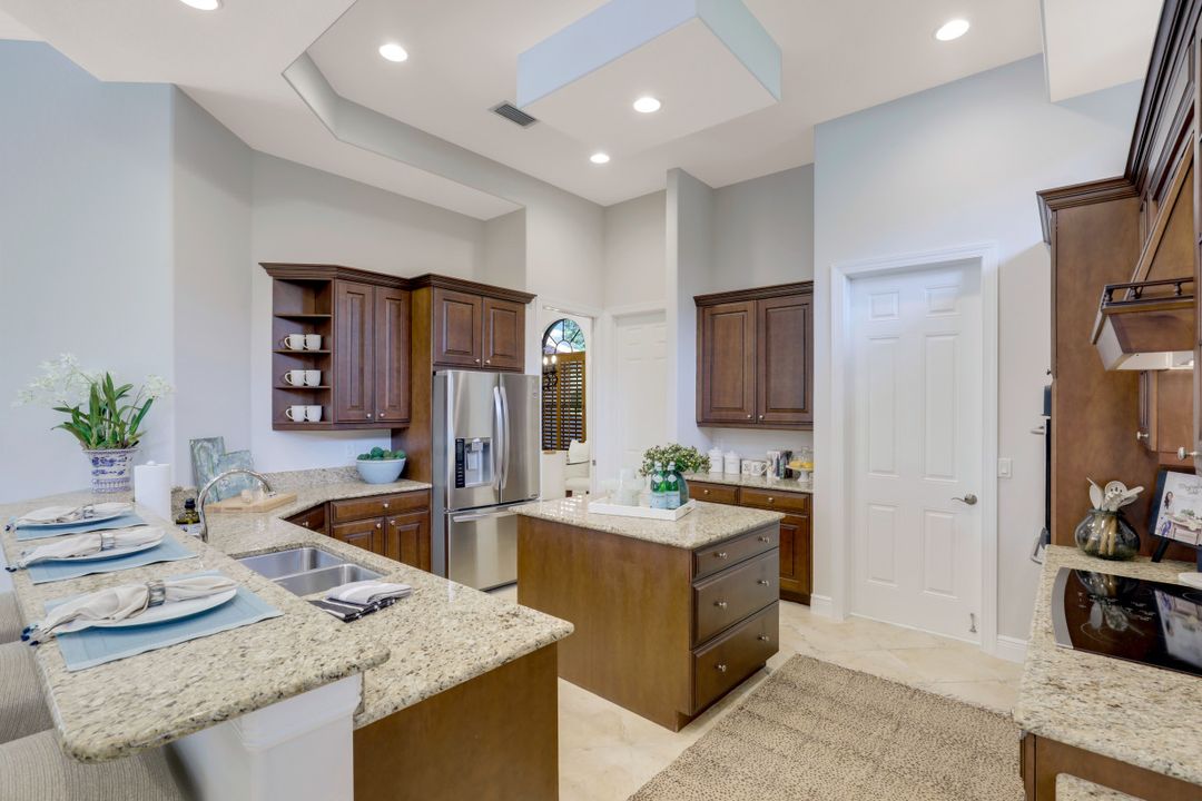 3114 Terramar Ct, Naples, FL 34119