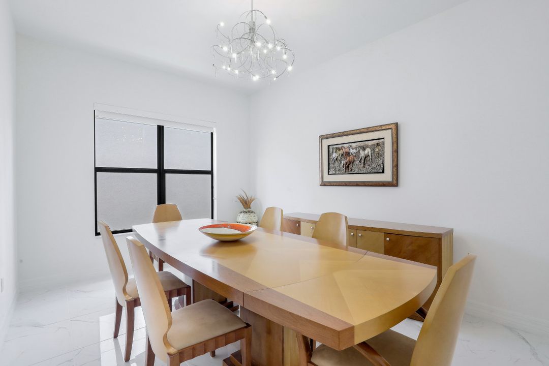 4488 Aurora St, Naples, FL 34119