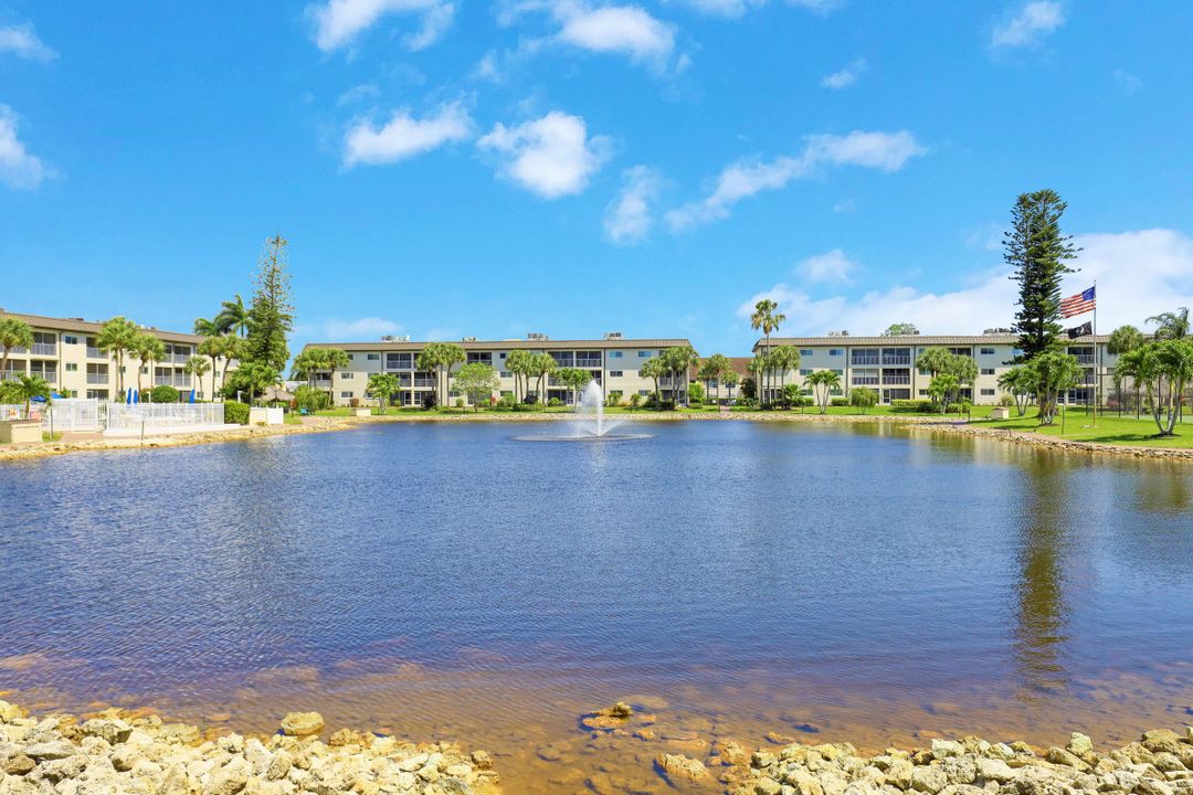 1004 Manatee Rd #H301, Naples, FL 34114