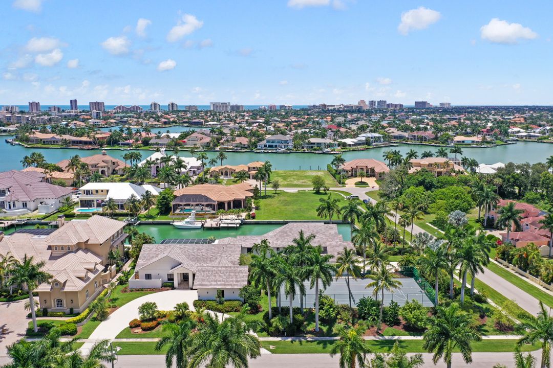 850 Eubanks Ct, Marco Island, FL 34145