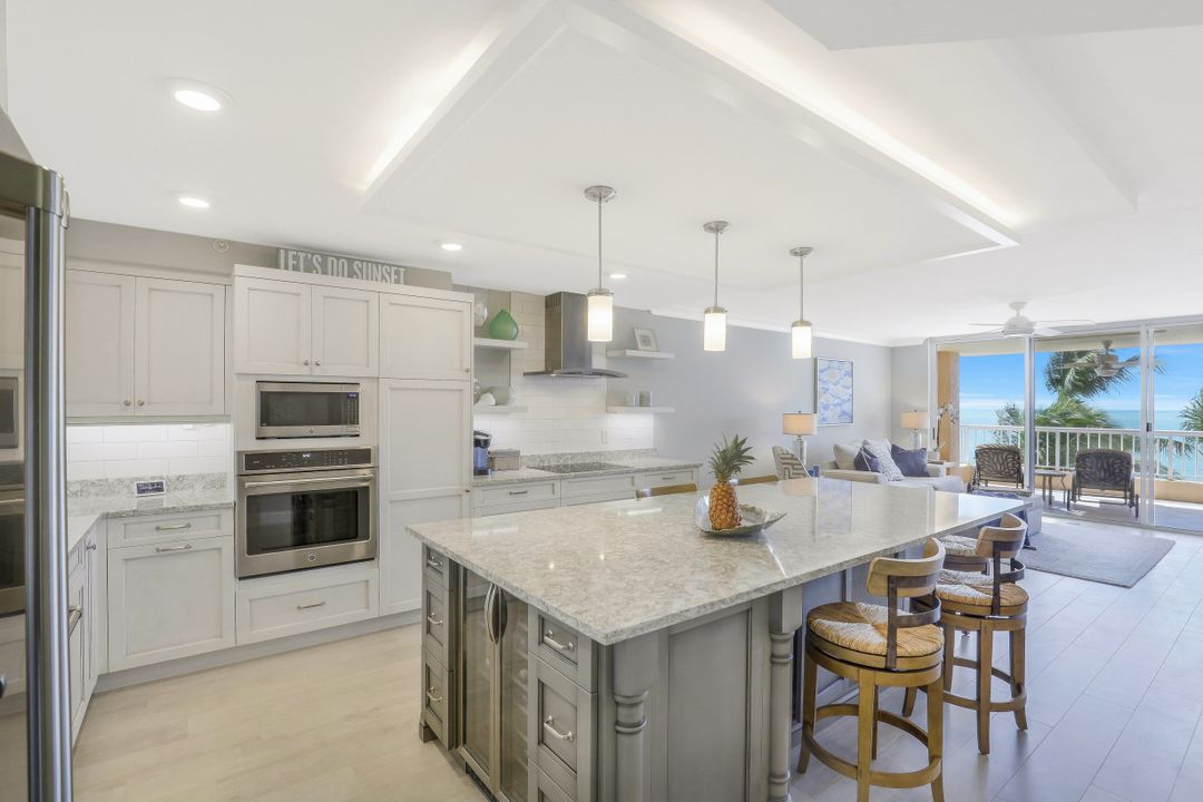 990 Cape Marco Dr #304, Marco Island, FL 34145