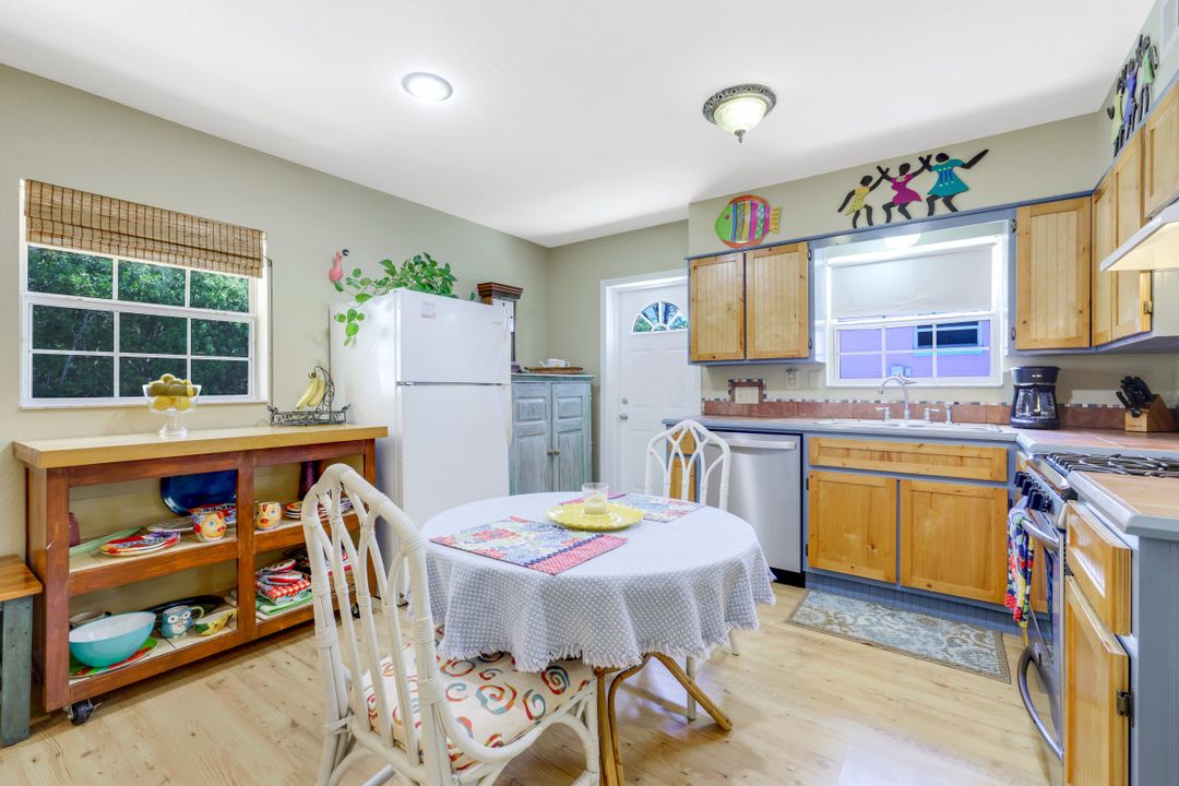 2471 Oleander St, Saint James City, FL 33956