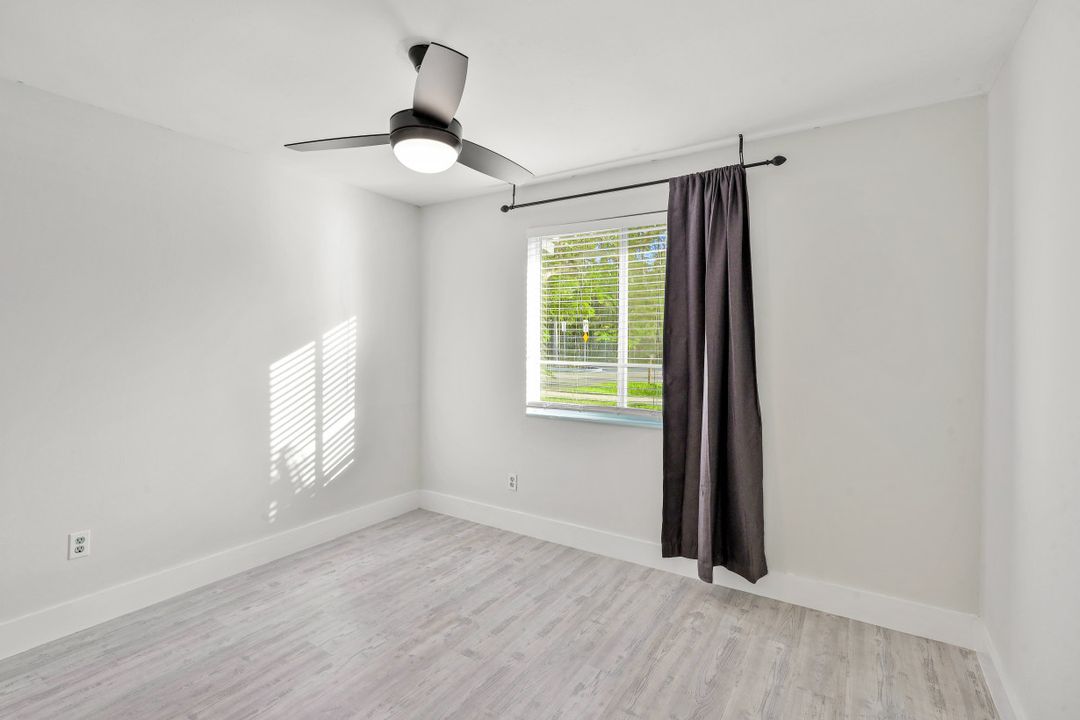 3575 Thomasson Dr, Naples, FL 34112