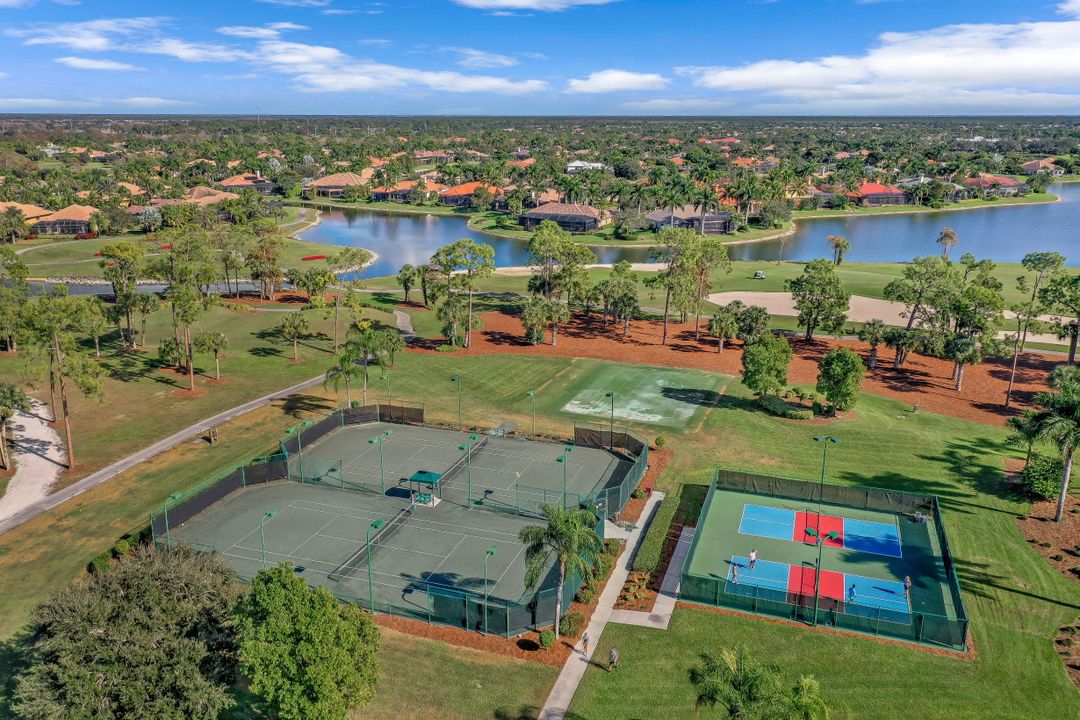 7915 Cordoba Pl, Naples, FL 34113