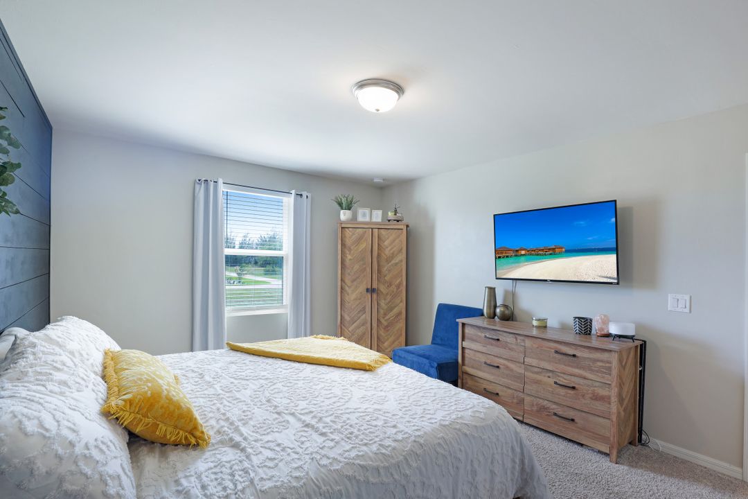 1926 NW 22nd Ave, Cape Coral, FL 33993