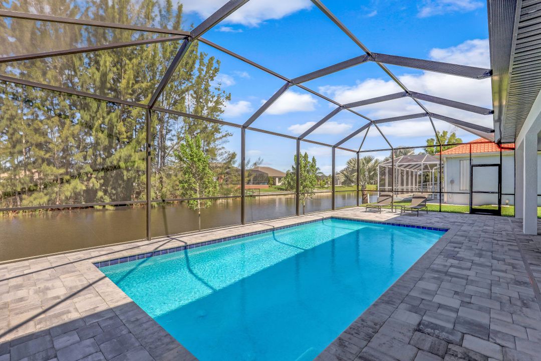 1001 SW 37th St, Cape Coral, FL 33914