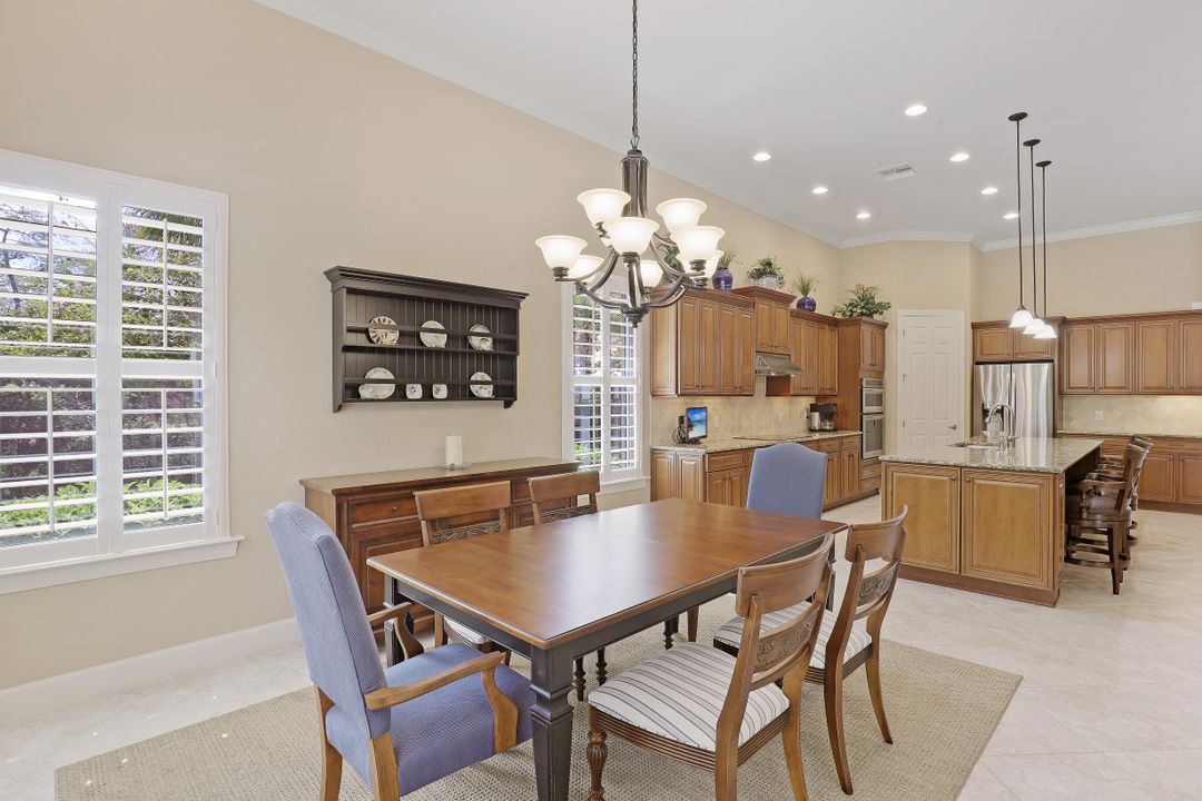 8962 Quarry Dr, Naples, FL 34120