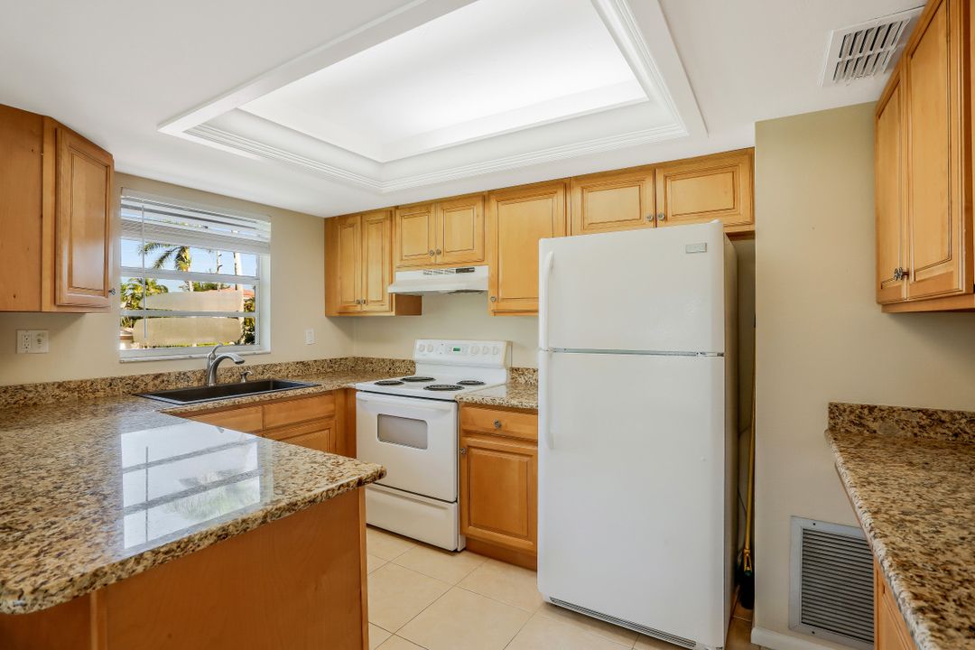 1549 Sandpiper St #92, Naples, FL 34102