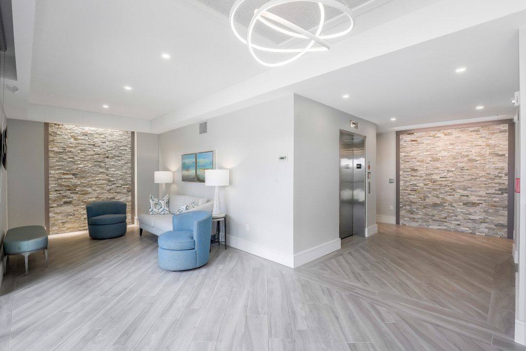 2885 Gulf Shore Blvd N #201, Naples, FL 34103