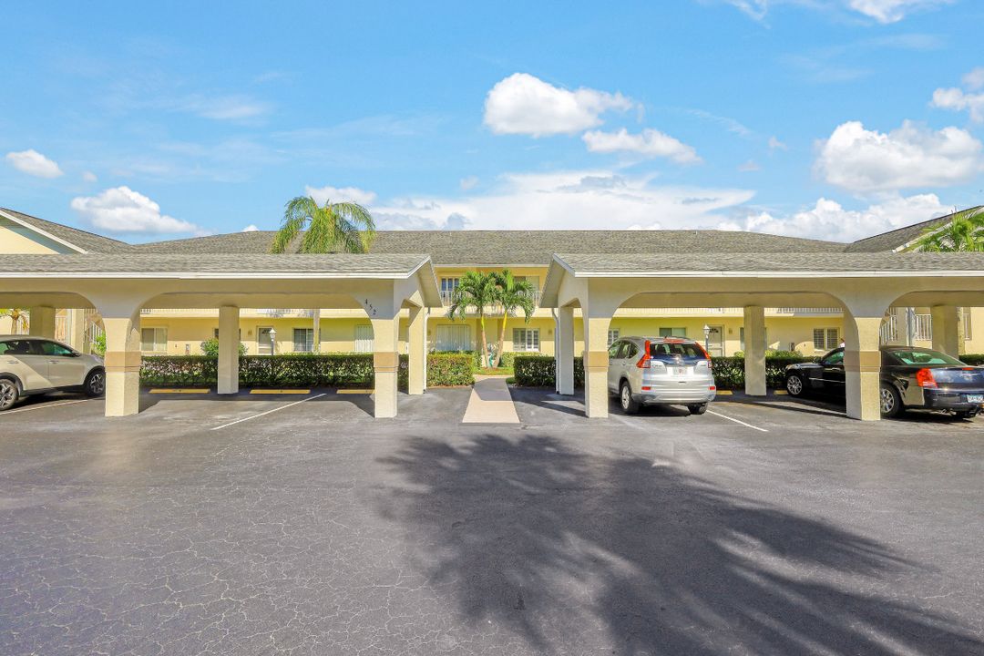 452 Belina Dr #1302, Naples, FL 34104