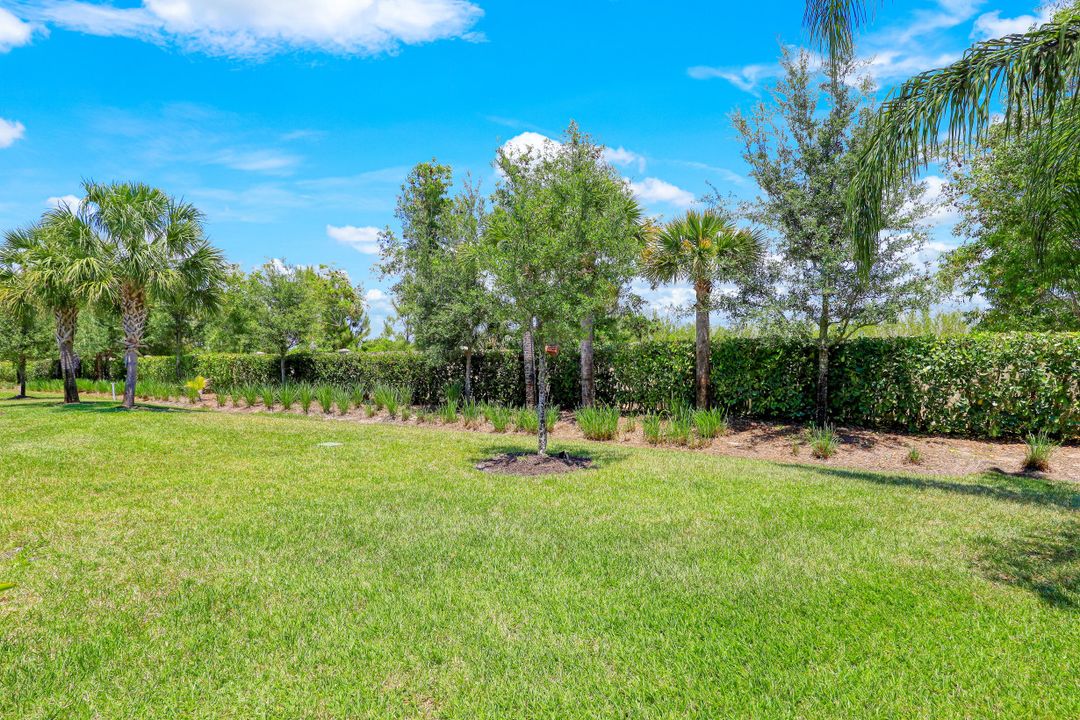 7650 Jacaranda Ln, Naples, FL 34114