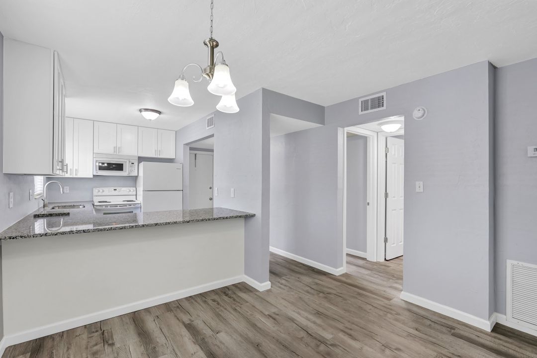 8071 Country Rd #106, Fort Myers, FL 33919