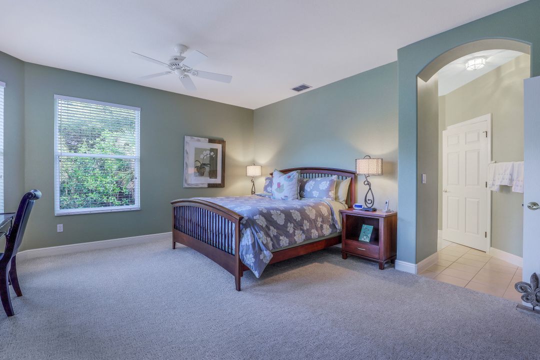 4810 Shinnecock Hills Ct, Naples, FL 34112