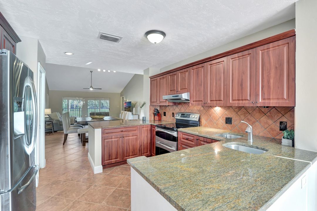 253 Via Perignon, Naples, FL 34119