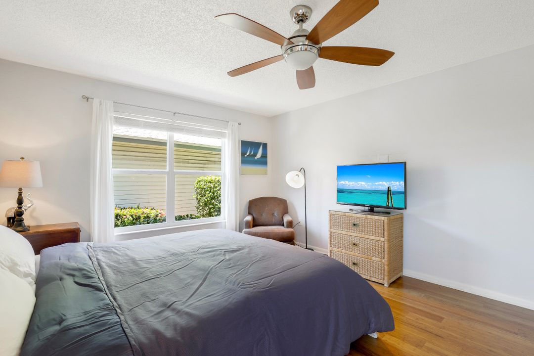 3300 Binnacle Dr #101, Naples, FL 34103