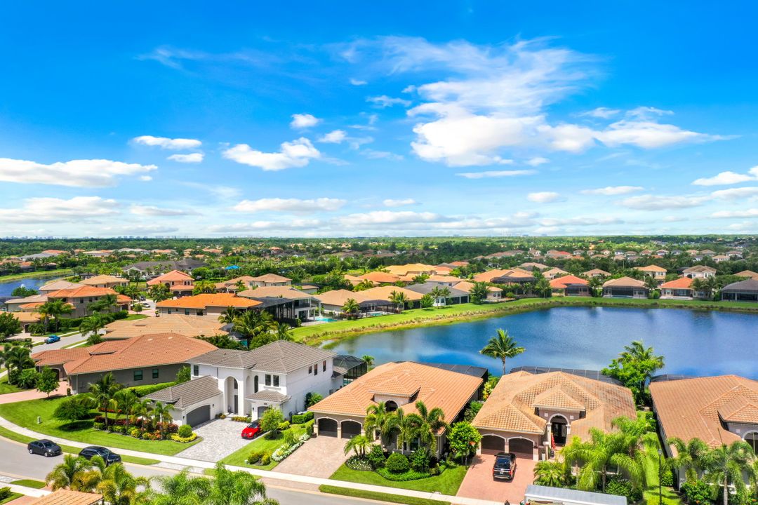 4383 Caldera Cir, Naples, FL 34119