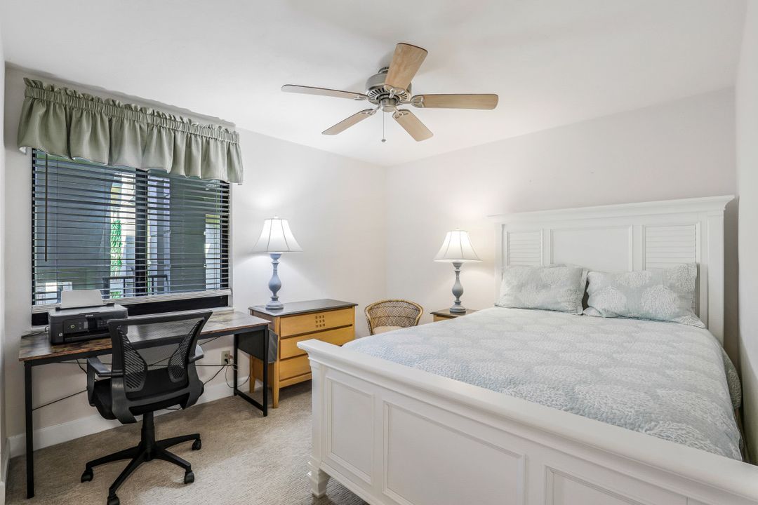 228 Fox Glen Dr APT 3202, Naples, FL 34104